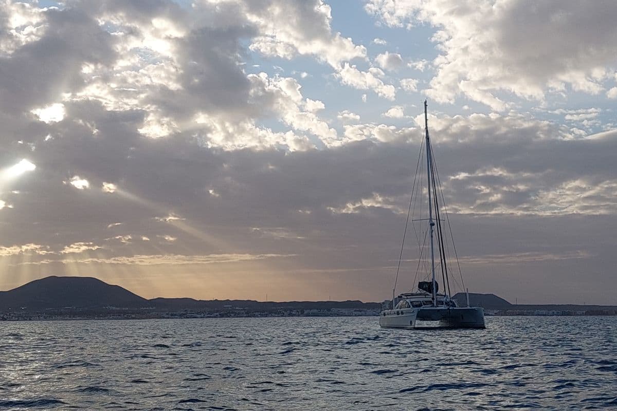 2002 Catana 581